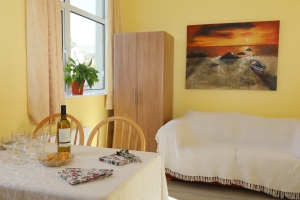 Erne suite dining area